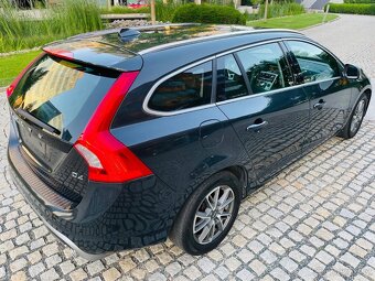 Volvo V60 2.0D 120KW 5VALEC AUTOMAT SENZORY VÝHŘEV R-DESIGN - 5