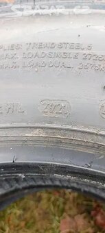 Prodám 2x zimní vodící nákladní pneu 235/75R17.5 - 5