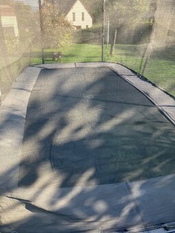 Prodám zahradní trampolínu 244 x 427 - 5