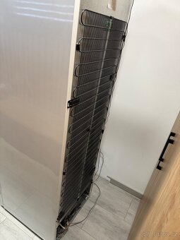 Mraznička Beko Beyond B5RMFNE314W bílá - 5