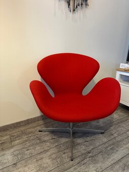 Fritz Hansen - Swan Armchair červené barvy - 5