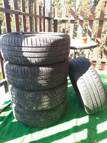 Prodám kompletní letní pneumatiky 205/55 R16 - 5