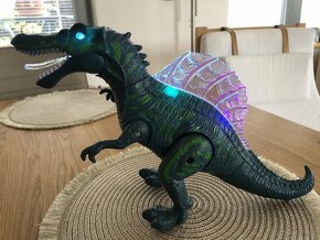 Dinosaurus svítící a řvoucí - 5