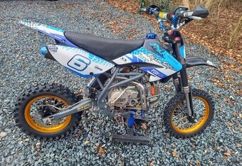 Dva pitbike s motorem Daytona a s motorem Stomp Detroit 170 - 5