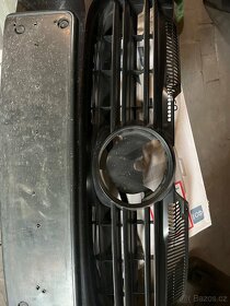 Přední maska mřížka chladiče originál VW GOLF V 1K0853653 - 5