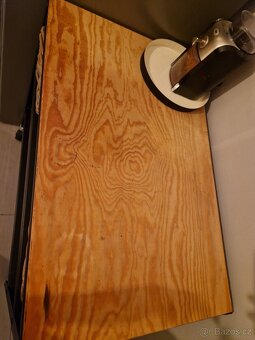 Nocni stolek MALM IKEA - 5