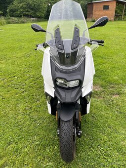 BMW C400X pouze 3800km Dph - 5