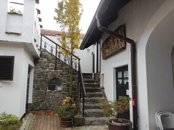 Prodej ubytovacího zařízení s možností prodejny a bydlení - 5