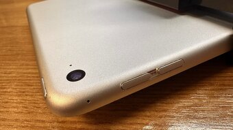 iPadd mini 4 wi-fi 64GB silver (A1538) - 5