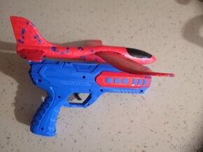 Polystyrénové letadlo s vystřelovací pistolí - 5