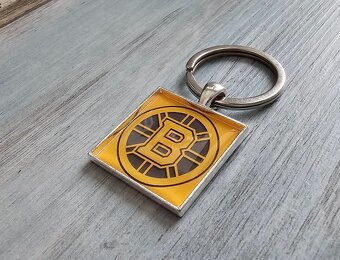 Prodám přívěšek s logem BOSTON BRUINS - Nový. - 5