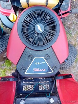 Prodám zahradní sekací traktor MTD + příslušenství - 5