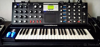 Moog Voyager Electric Blue Edition - 5