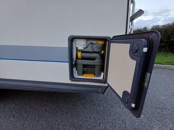 Karavan Bürstner + velký předstan + nová STK + 100 km/h - 5
