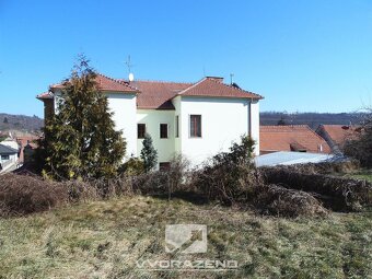 Dvoupodlažní dům (cca 400 m2), pozemky 1.130 m2. Dolní Kouni - 5