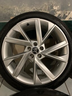 Alu kola Škoda SCALA R18 5X100 LETNÍ PNEU 205/45 R18 VEGA - 5