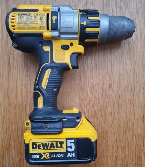 Akuvrtačky Dewalt DCD995 + DCD710 s nabíječkou - 5