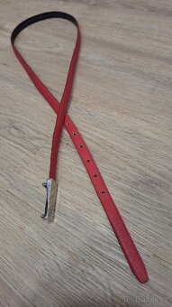 Tmavě růžový tenký pásek Tommy Hilfiger - 5