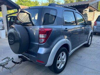 DAIHATSU TERIOS 1.5i 77KW 4X4+PŘÍVĚSNÝ VOZÍK PO VEL.SERVISE - 5
