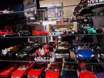 Modely automobilů 1:18 - 5