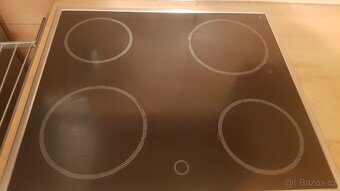 Vestavěna trouba +varna deska Zanussi - 5