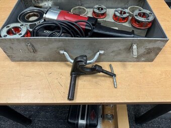 Ridgid 600 elektricky zavitorez do 1 1/4" - 5