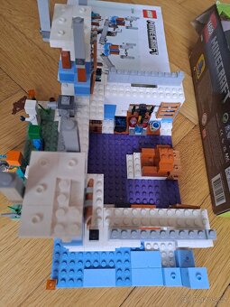 Lego Minecraft 21186 Ledový zámek - 5