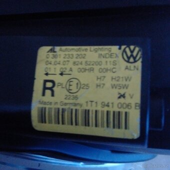 predni svetlo prave pravy vw touran svetla - 5