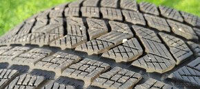 Zimní Pirelli R22 - 5
