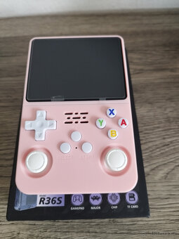 Handheld konzole R36S (verze ArkOS 2.0) +15000 her mix barev - 5
