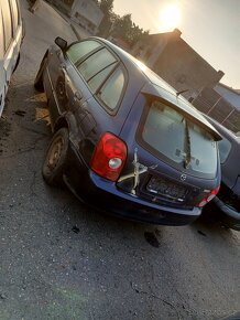 Náhradní díly na -Mazda 323 F 1.6 - - barva modrá - rok reg - 5