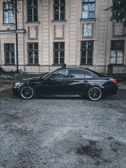 BMW E60 525i - M5 LOOK - 5