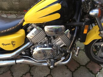 Honda VF 750 Magna - 5