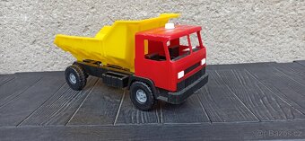 Retro hračka náklaďák - 5