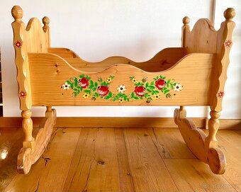 Stará dřevěná malovaná kolébka - 5