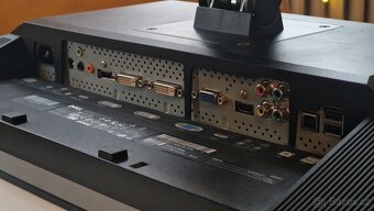 Dell UltraSharp U2711b - 5