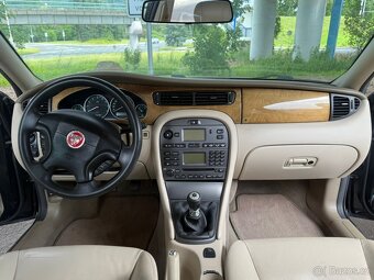 Jaguar  X-type V6 - 5