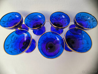 Sklenička modrá 7x, zlatě vyryté - 5