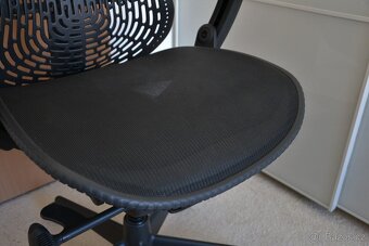 Kancelářská židle Herman Miller Mirra Top stav - 5