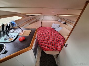 Pěkný Cruiser Bayliner 2155 s dieselovým motorem - 5