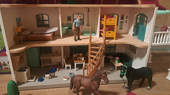 Schleich 42416 Velký koňský dvůr - 5