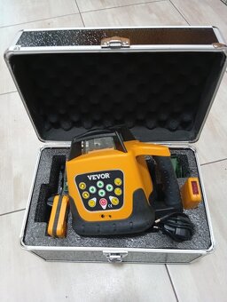 rotační laser Rotační zelený laserový přístroj VEVOR 500M + - 5