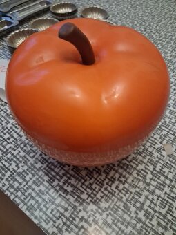 Retro věci/formičky/plas.jablko/keramicka forma na babovku. - 5