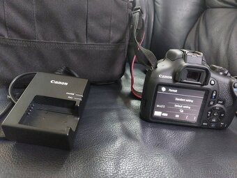 Foťák Canon EOS 2000D,objektiv Canon EOS 18-55mm, nabíječka - 5