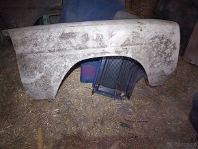 Mercedes W115 plastove blatniky - 5