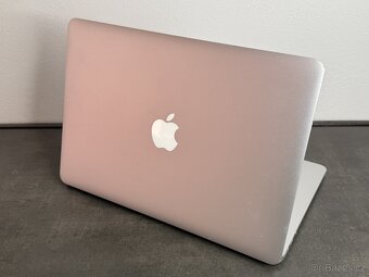 Macbook Air 13'' 2017 / i5 / 8GB / 128GB SSD - 5