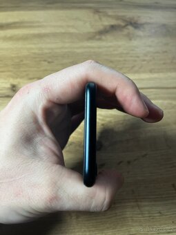 iPhone SE 3. (2022) 64 GB – 100% Baterie - záruka 6 měsíců - 5