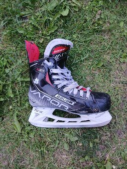 🧊 Hokejové brusle BAUER VAPOR X3.7 - 5
