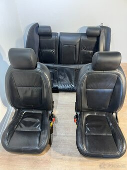 /// Interiér-sedačky Jaguar XF /// - 5