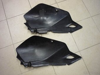 Suzuki DRZ 400 r.v.2006 podsedadlový plast - 5